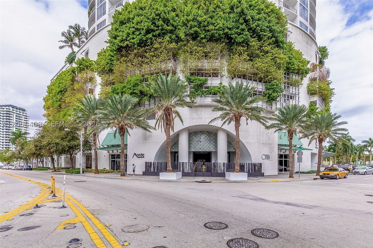 1750 N Bayshore Dr #3308 - Photo 7 of 25