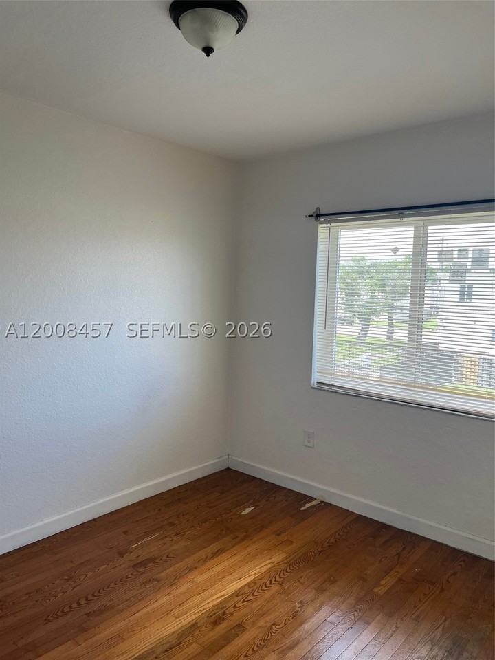403 Nw 84th St #403 - Photo 5 of 5