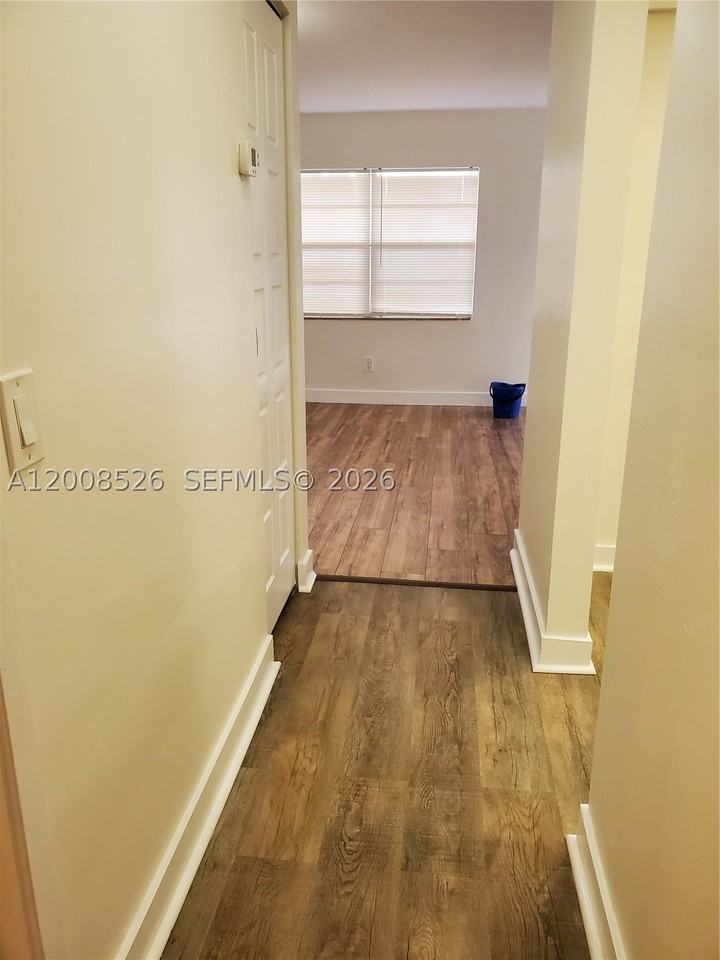 1230 Ne 139th St #409 - Photo 5 of 7