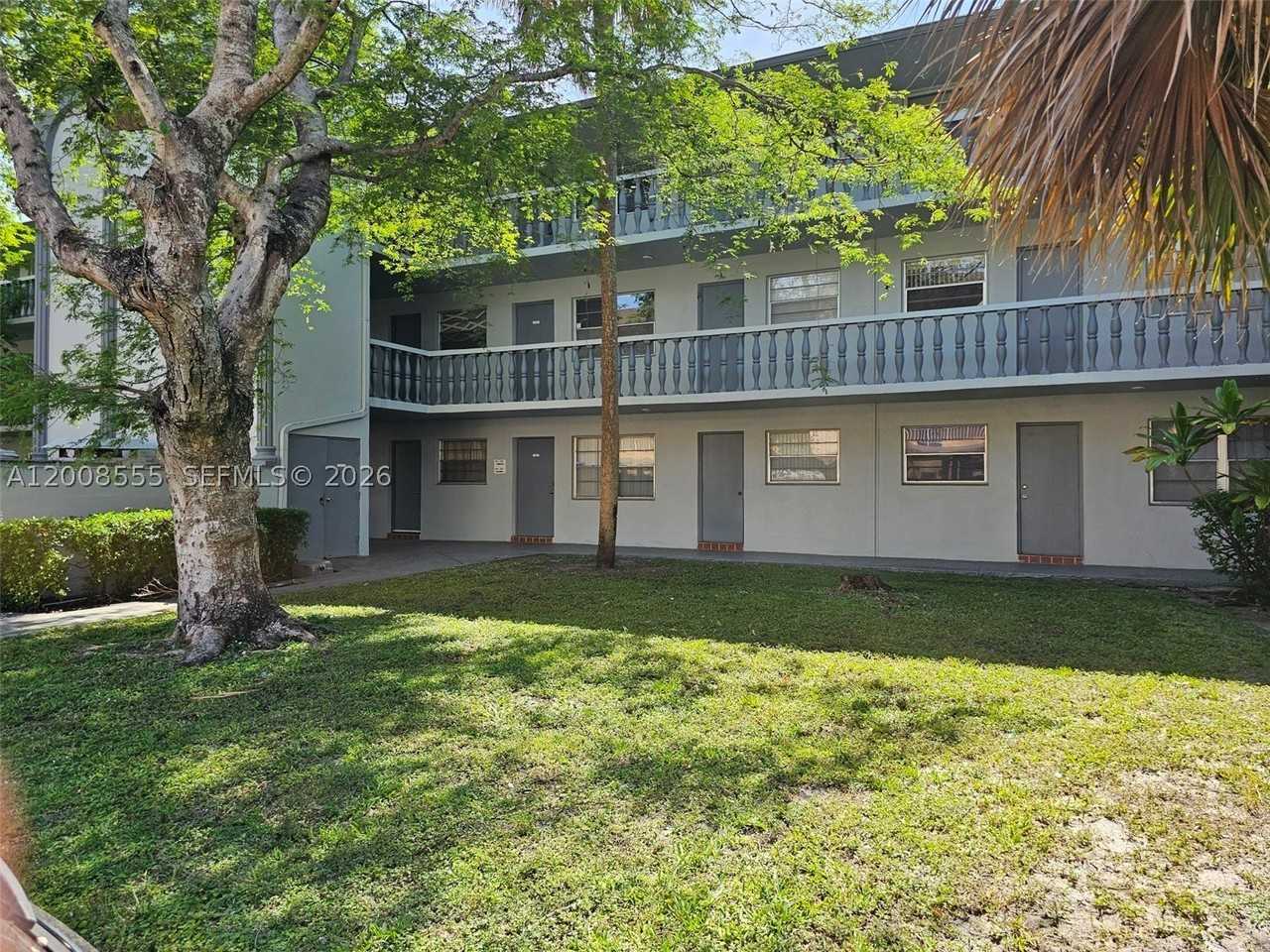900 Tallwood Ave #207