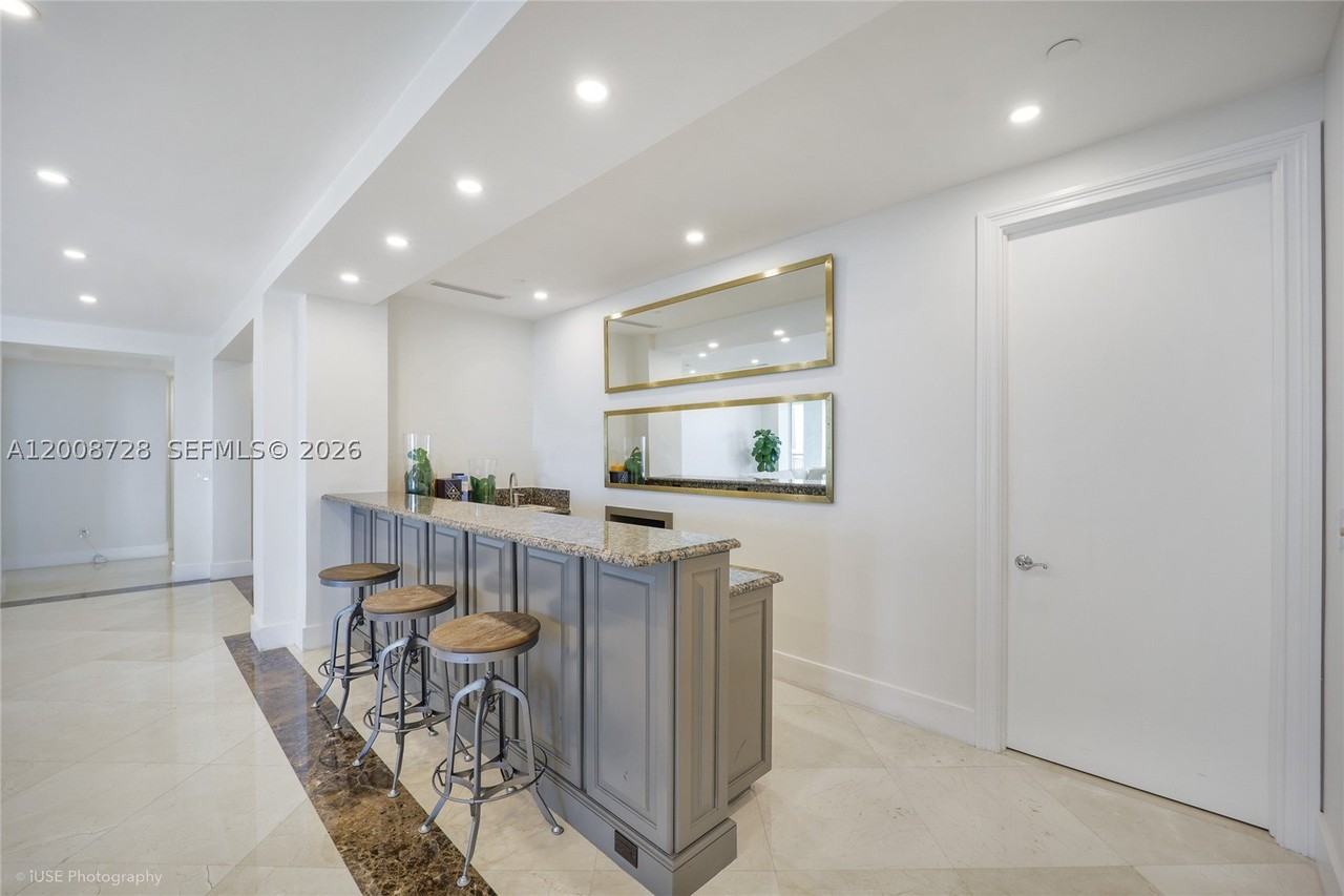 3400 Sw 27th Ave #2202 - Photo 4 of 22