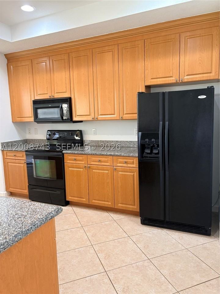 7993 Nw 128th Ln #13B - Photo 4 of 24