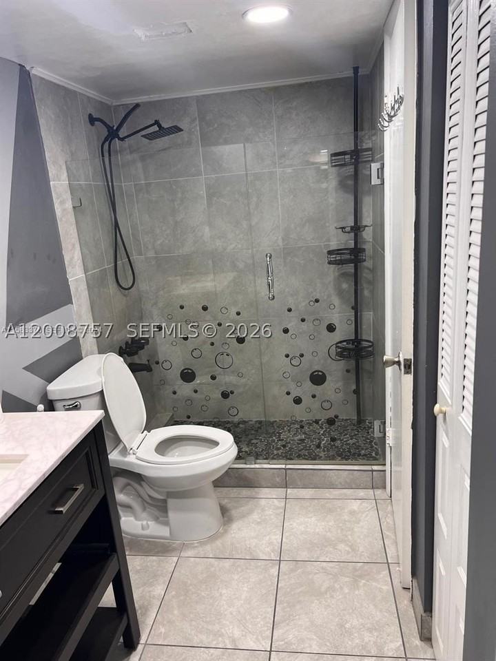 488 Nw 165th Street Rd #B610 - Photo 4 of 11