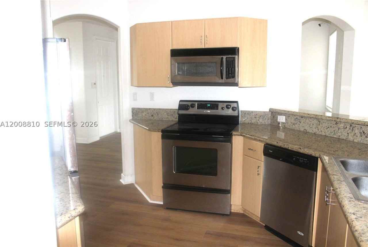 11375 Nw 77th Ln #11375 - Photo 4 of 19