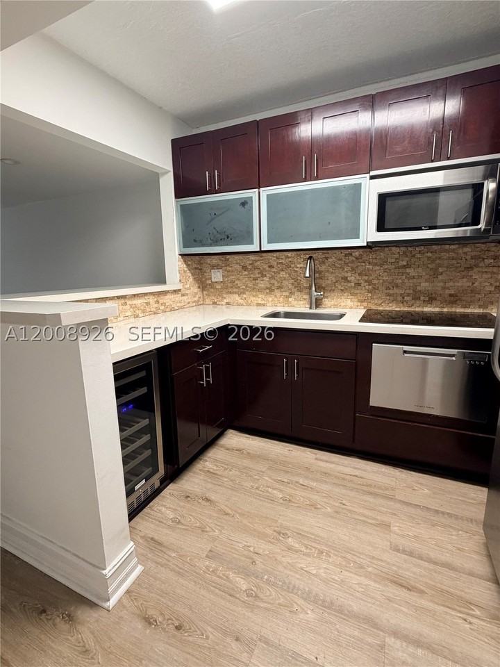 3225 Bird Ave #IV3 - Photo 5 of 36