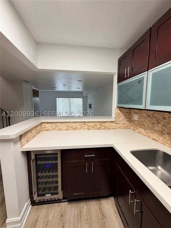 3225 Bird Ave #IV3 - Photo 6 of 36