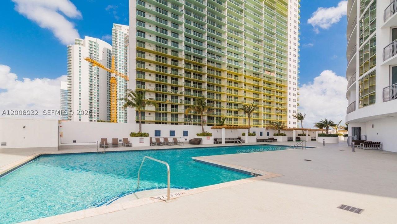1750 N Bayshore Dr #2514 - Photo 4 of 19