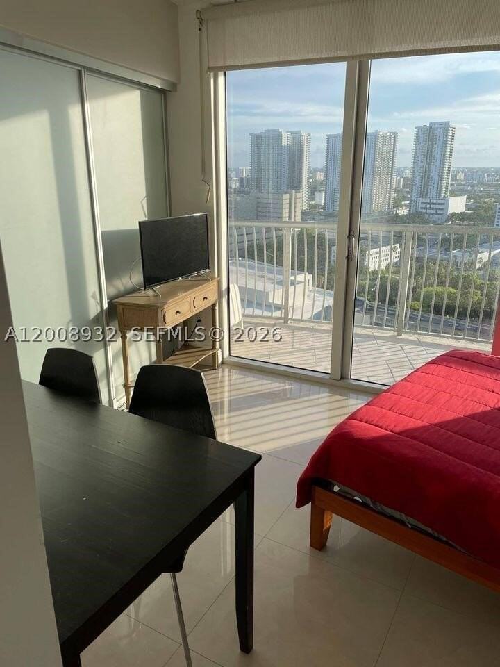 1750 N Bayshore Dr #2514 - Photo 6 of 19