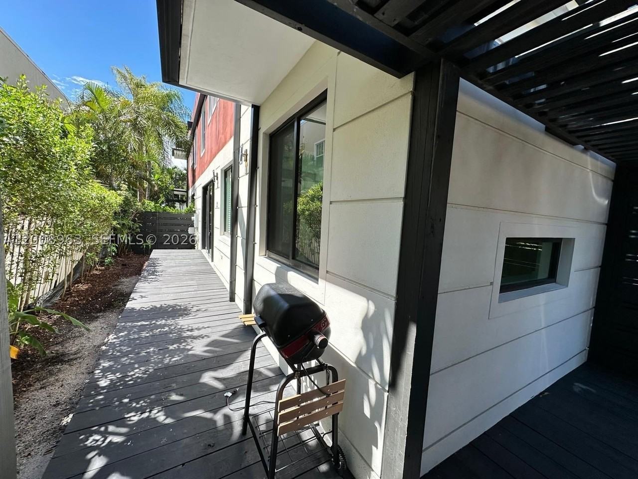 722 Ne 15th Ave #2 - Photo 6 of 33