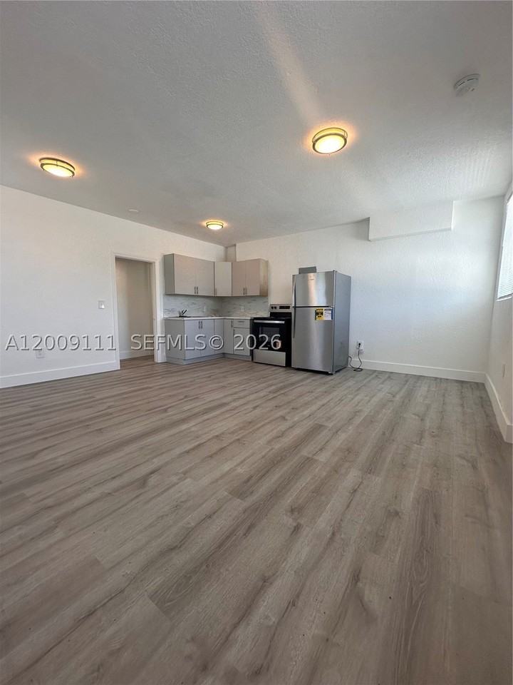 50 Nw 79th St #6 - Photo 2 of 30