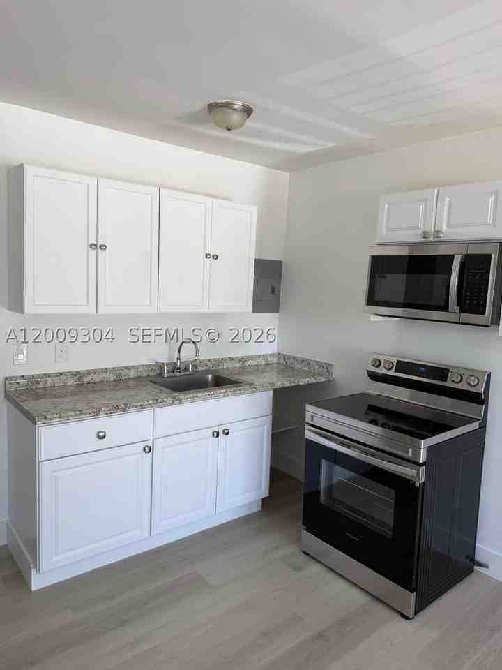 4840 Nw 27th Ave #2 - Photo 4 of 10