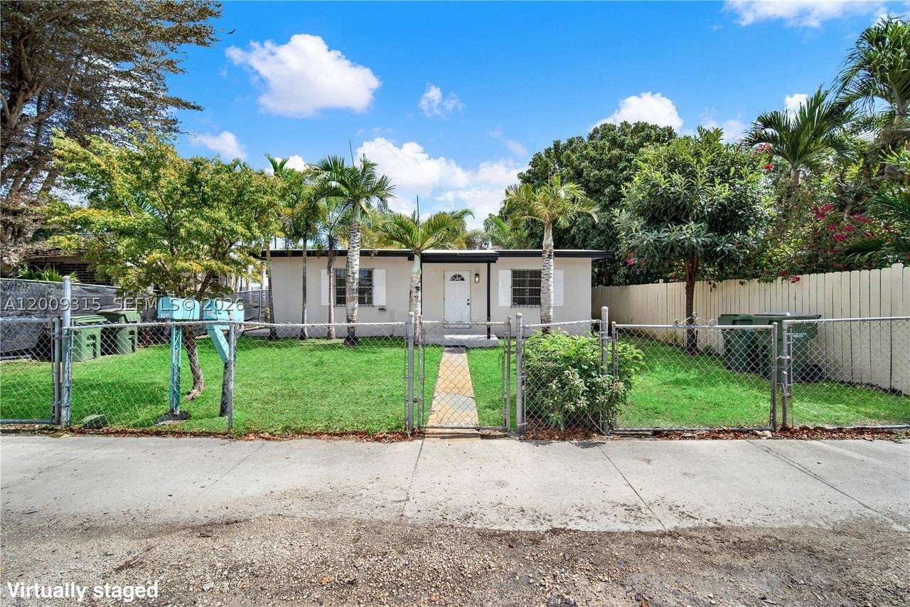 105 Nw 7th Ave #A - Photo 6 of 34