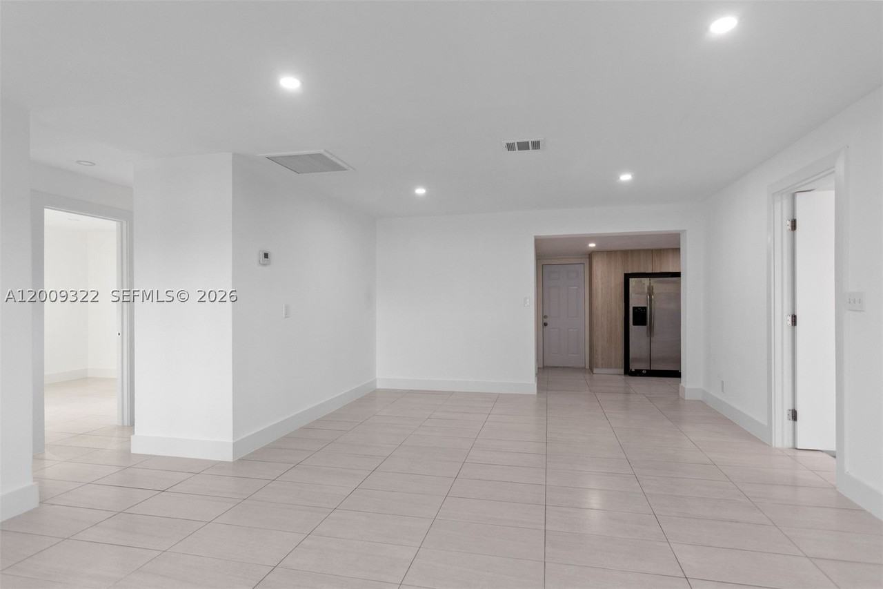 1481 Sw 49th Ave #1481 - Photo 4 of 20