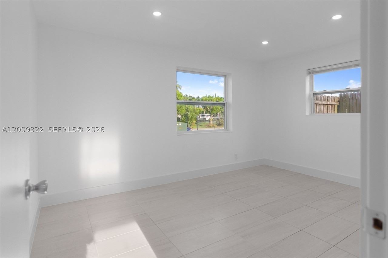 1481 Sw 49th Ave #1481 - Photo 6 of 20