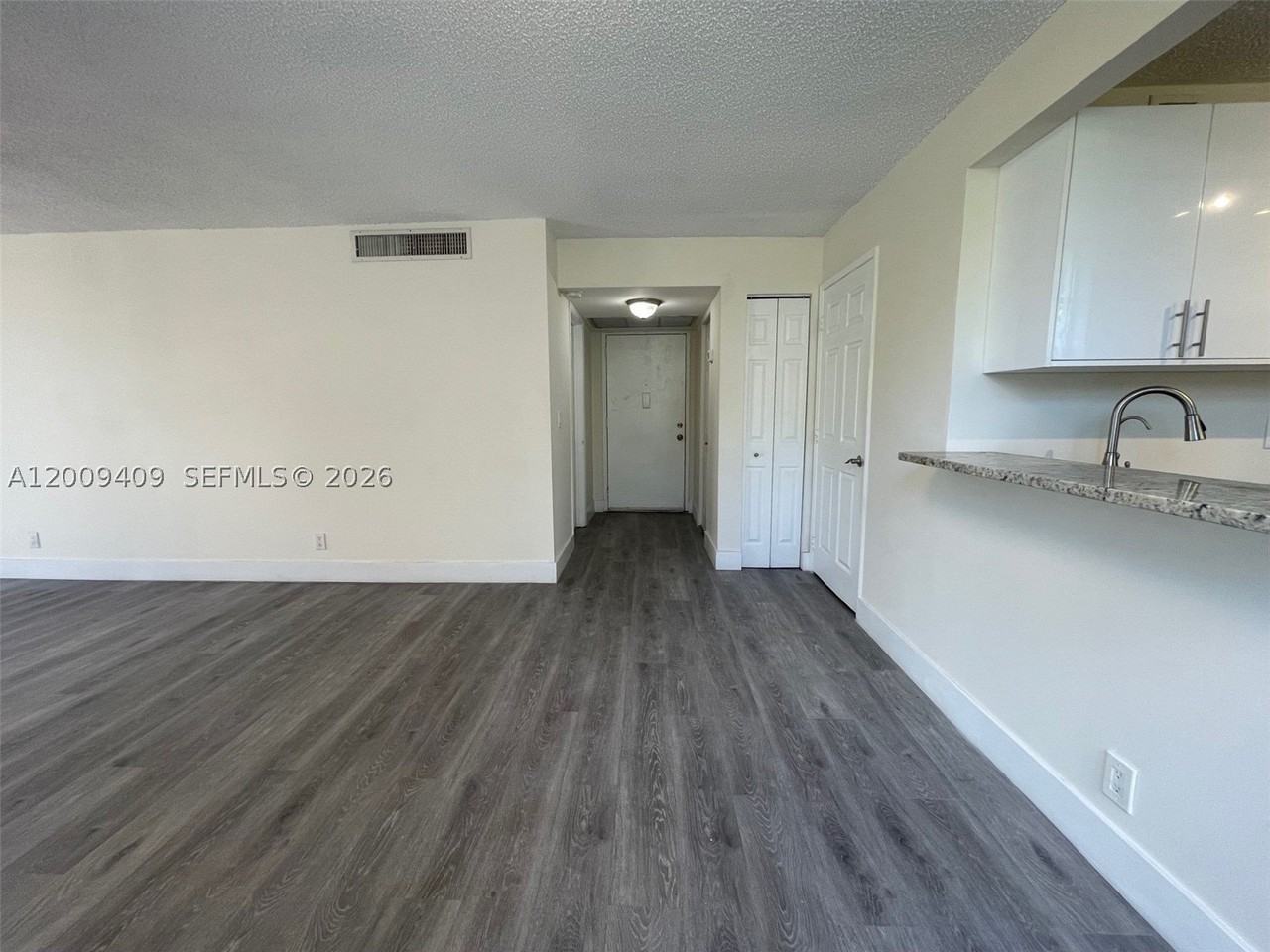 9471 Evergreen Pl #401 - Photo 5 of 45