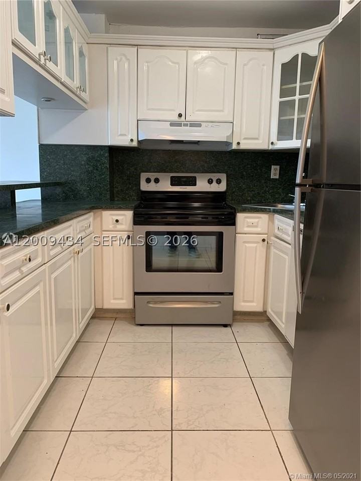 1325 W 68th St #514 - Photo 5 of 15