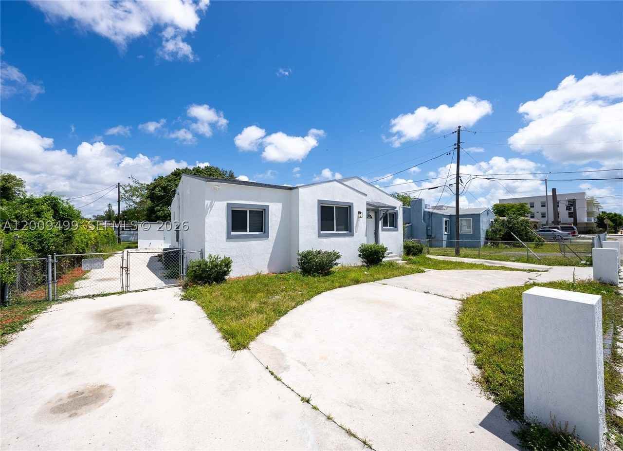 1221 Nw 75th St #0 - Photo 4 of 30