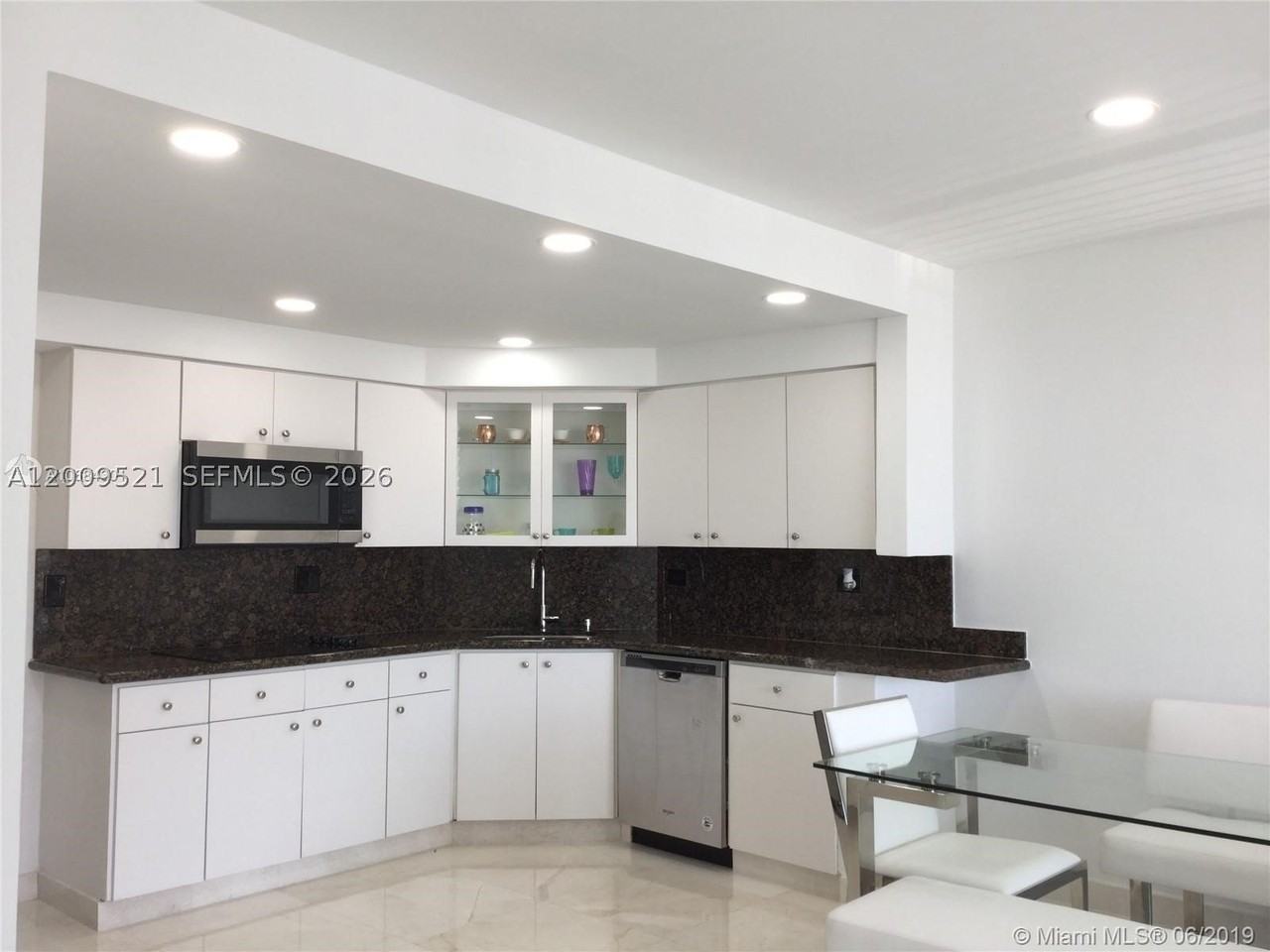 1408 Brickell Bay Dr #1002