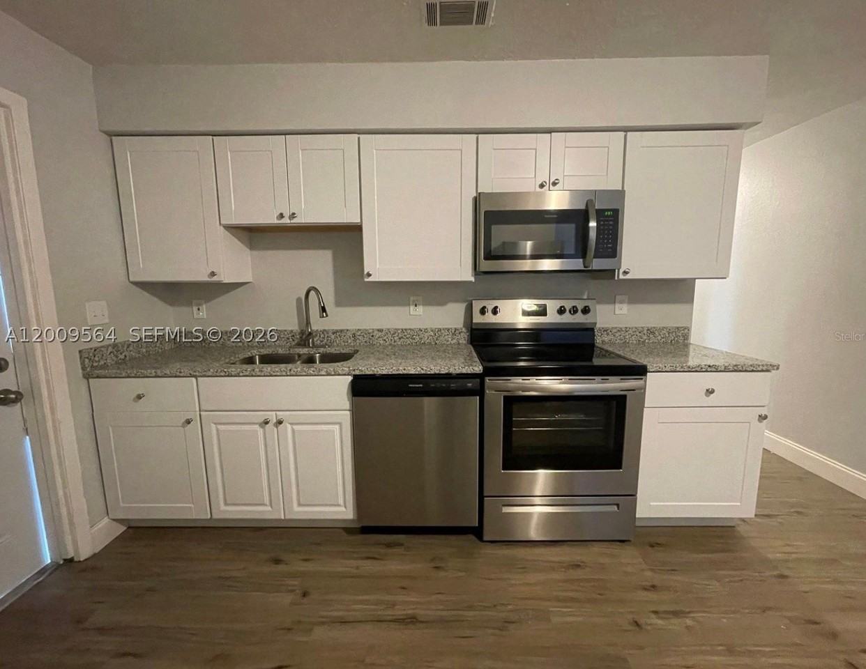 504 Rosland Dr #504 - Photo 3 of 9