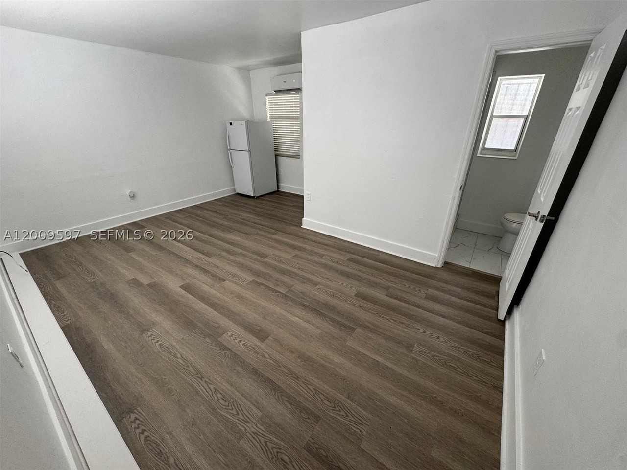 240 Nw 64th St #4 - Photo 4 of 10