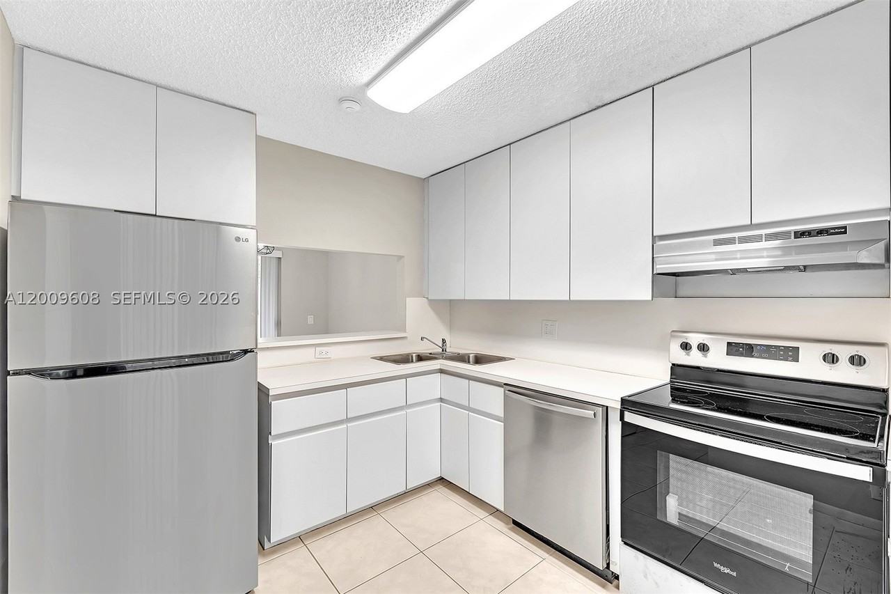 1439 Springside Dr #1439 - Photo 4 of 43