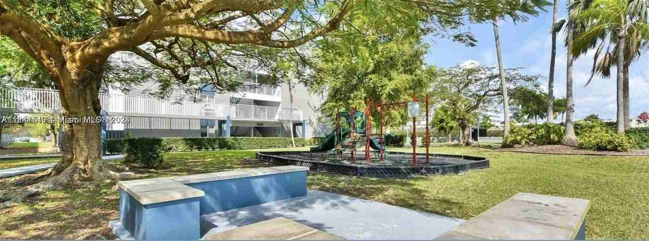 10820 Sw 200th Dr #OFC - Photo 4 of 19