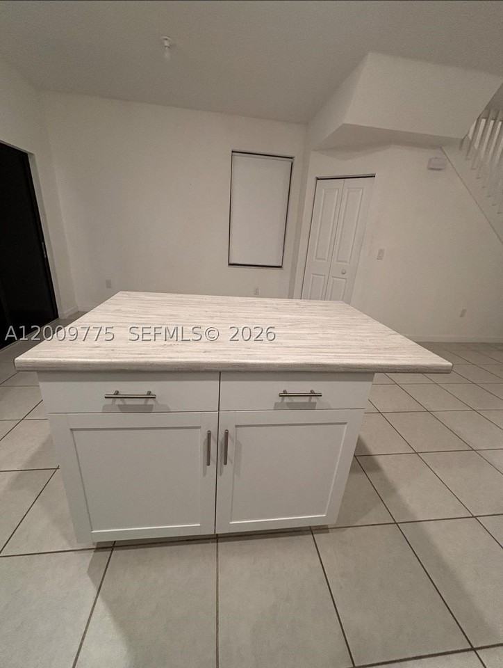 20964 Ne 8th Ave - Photo 3 of 12