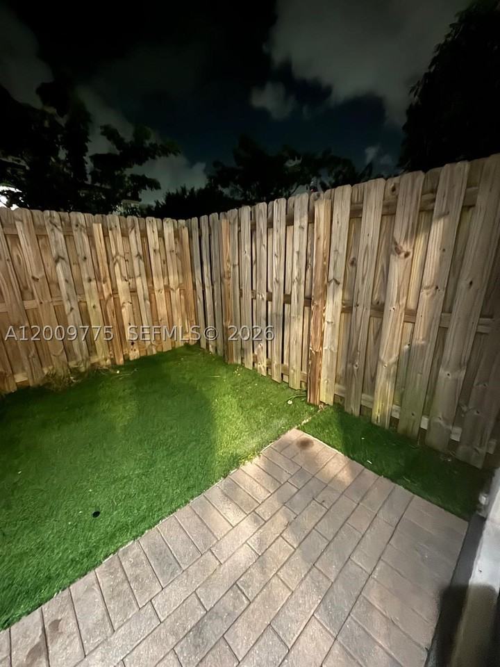 20964 Ne 8th Ave - Photo 5 of 12
