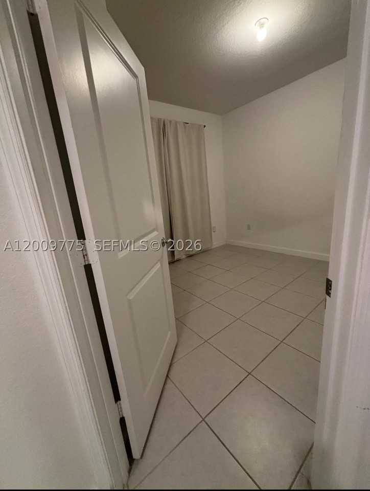20964 Ne 8th Ave - Photo 7 of 12