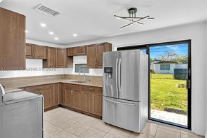 featured image of 4156 Sw 49th Ct #0