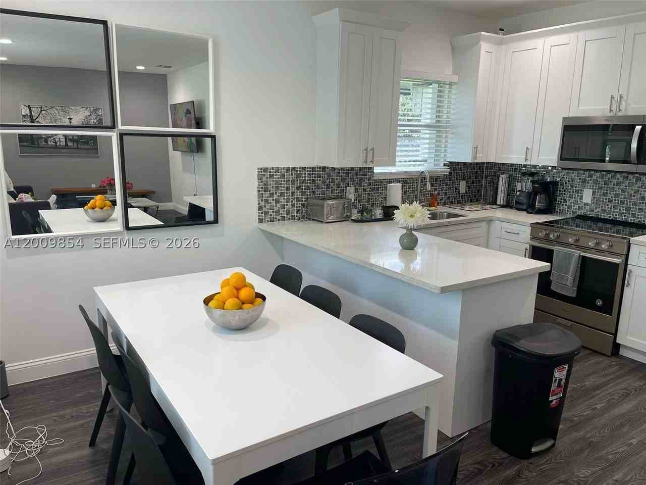 4034 Nw 23rd Ave #0 - Photo 6 of 10