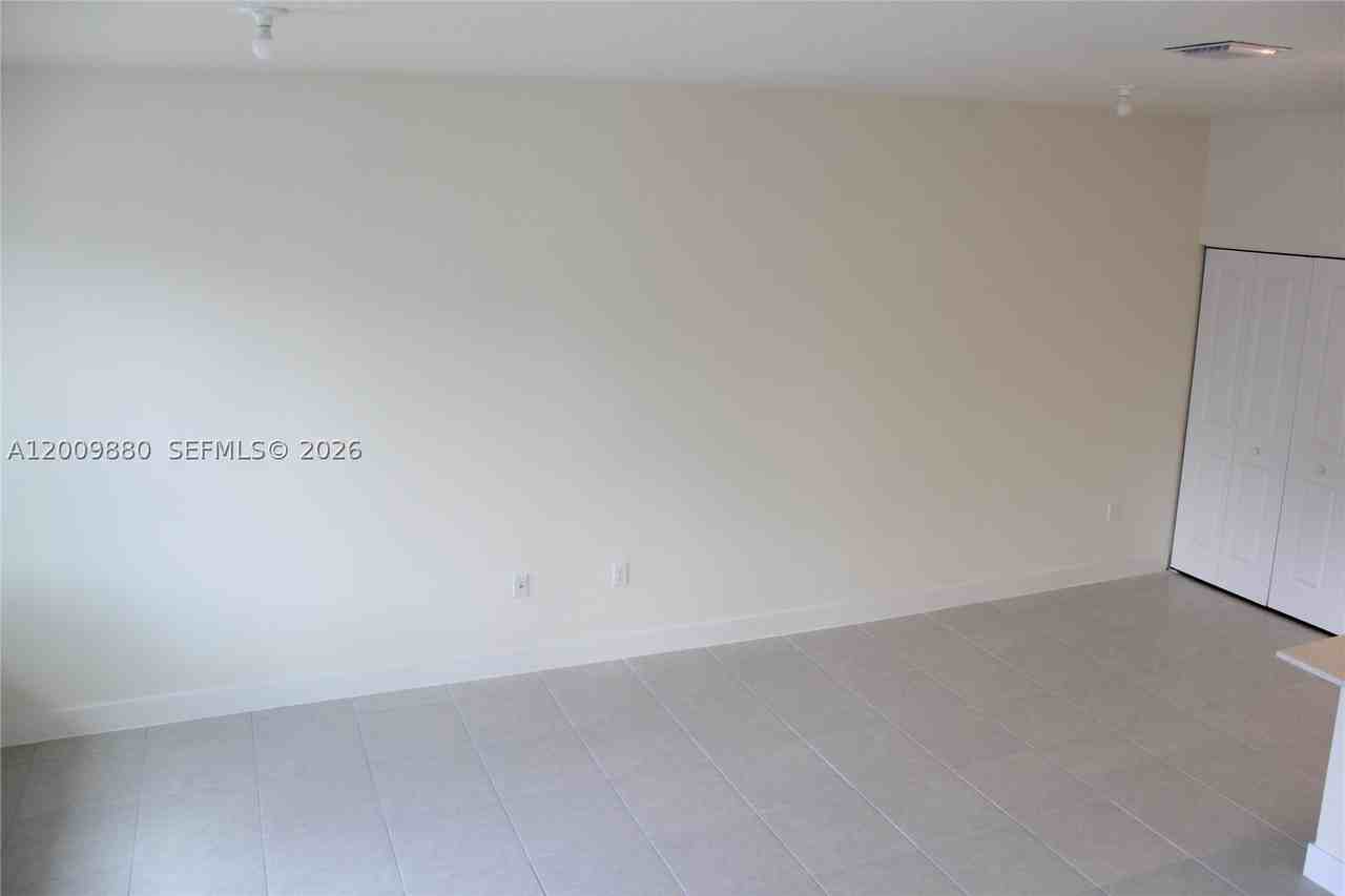 4272 Nw 82nd Ave #4272 - Photo 7 of 25
