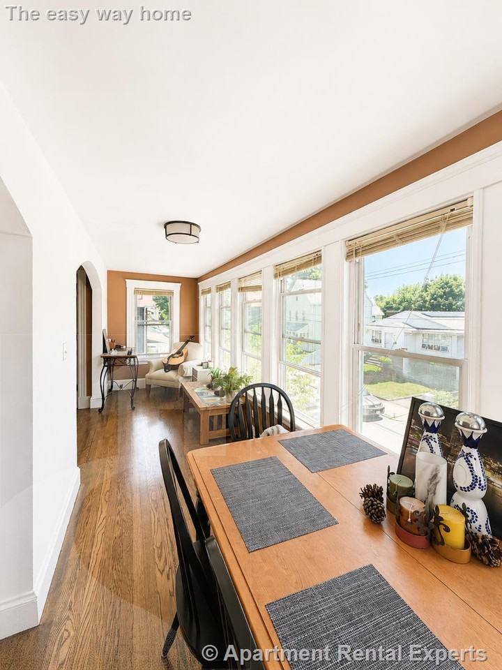 27 Thacher St ## 29 - Photo 4 of 13