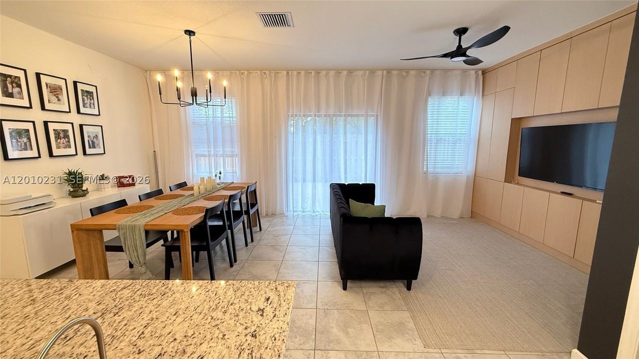 20761 Ne 2nd Ct - Photo 5 of 48