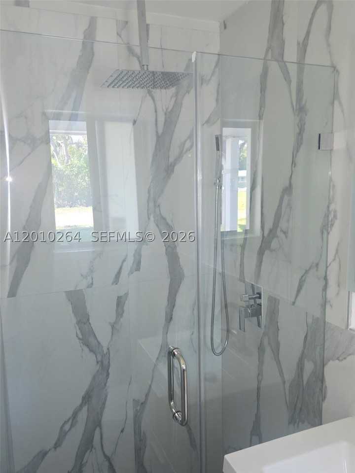 3300 Se 6th St #2 - Photo 4 of 7