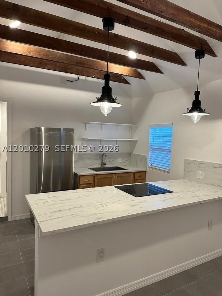 3113 Sw 14th St #A - Photo 2 of 12
