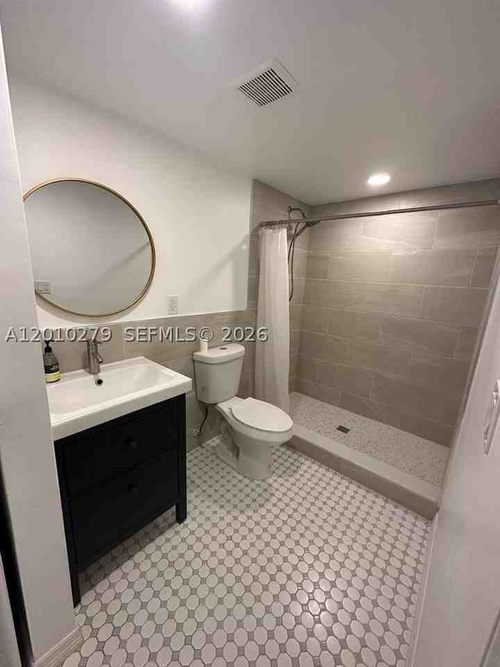 3113 Sw 14th St #A - Photo 5 of 12