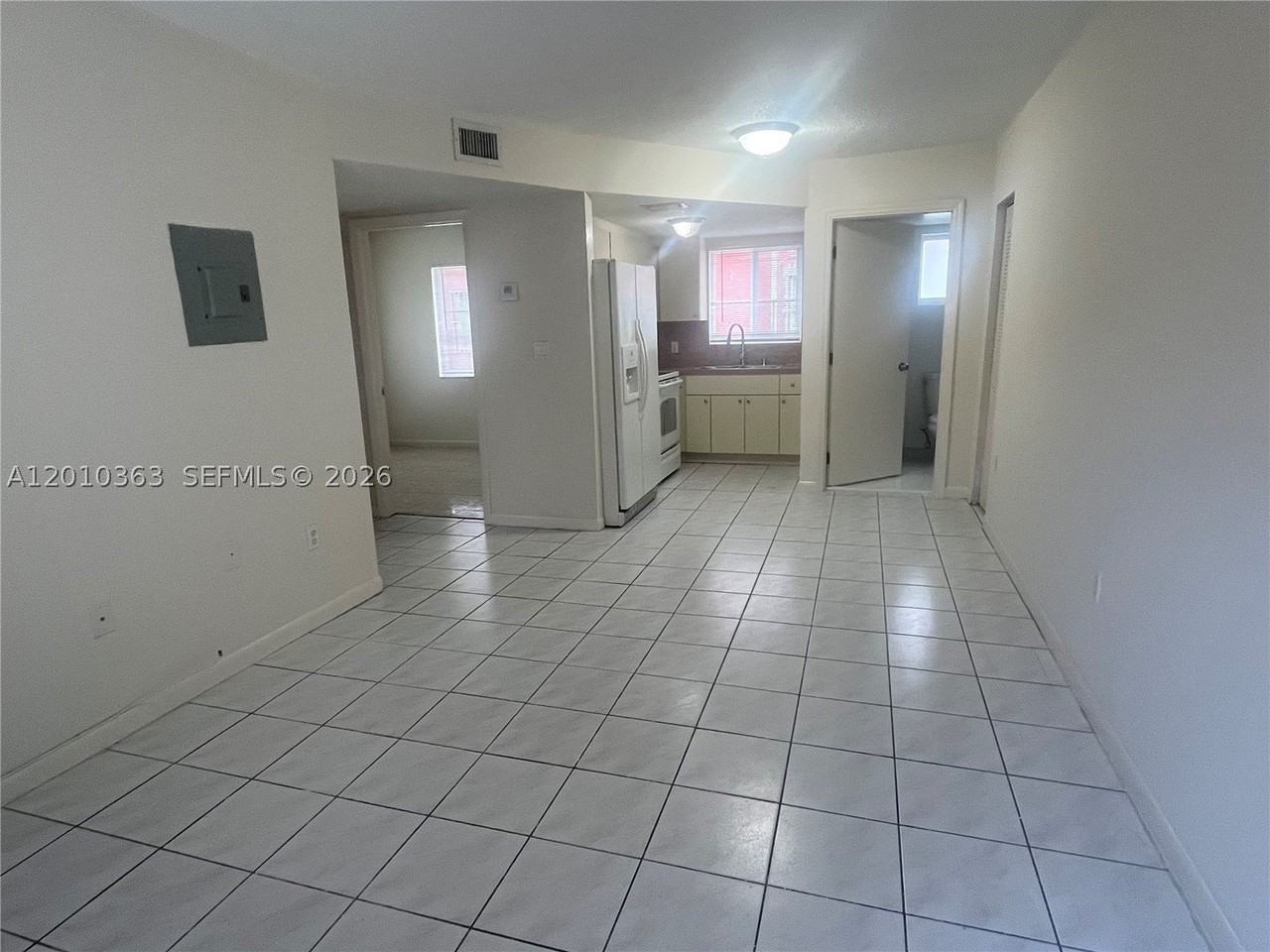 1419 Sw 22nd Ave #4 - Photo 7 of 11