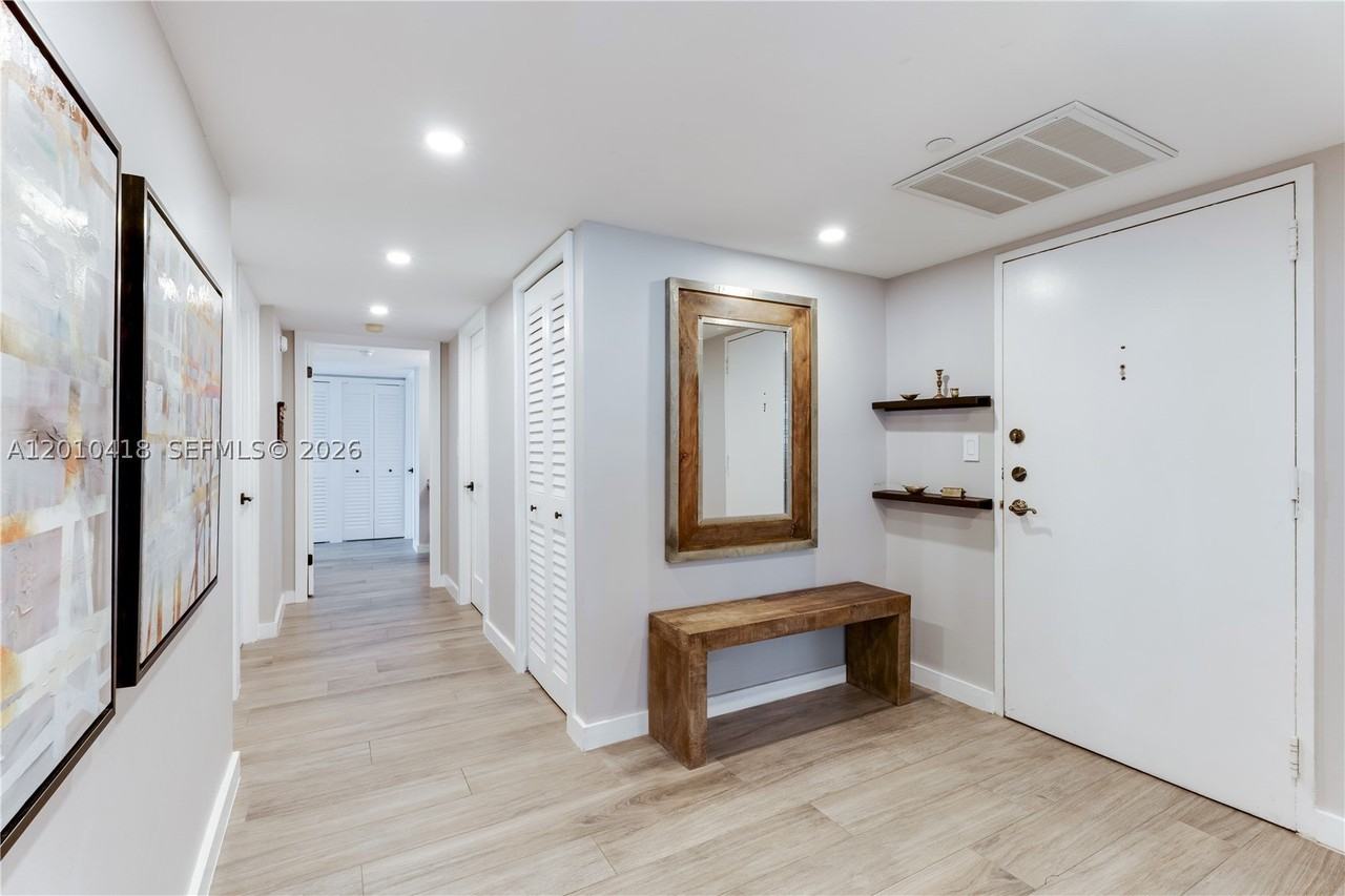 1901 Brickell Ave - Photo 2 of 10