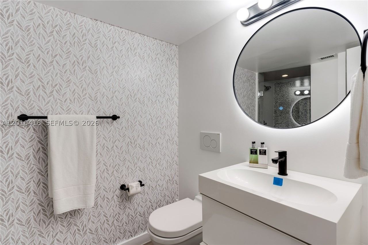 1901 Brickell Ave - Photo 3 of 10