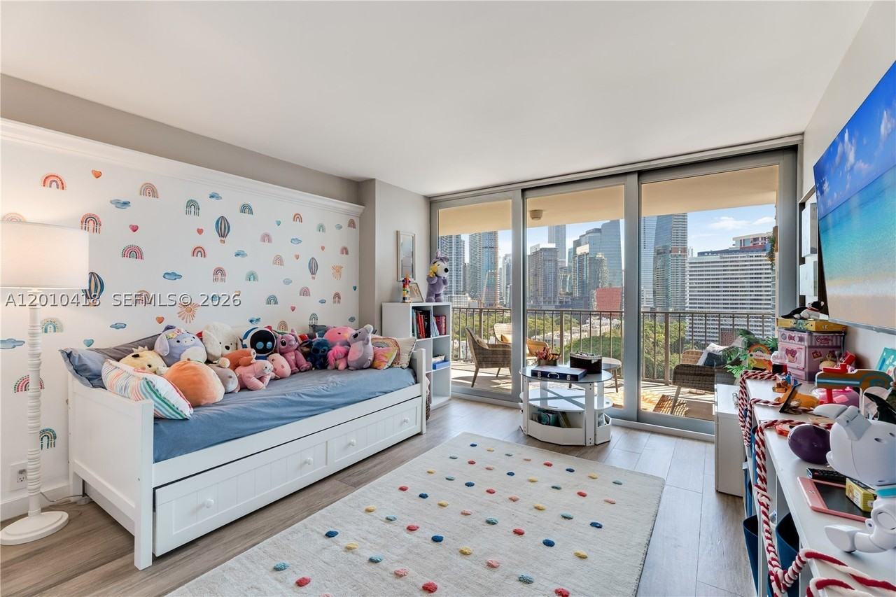 1901 Brickell Ave - Photo 5 of 10