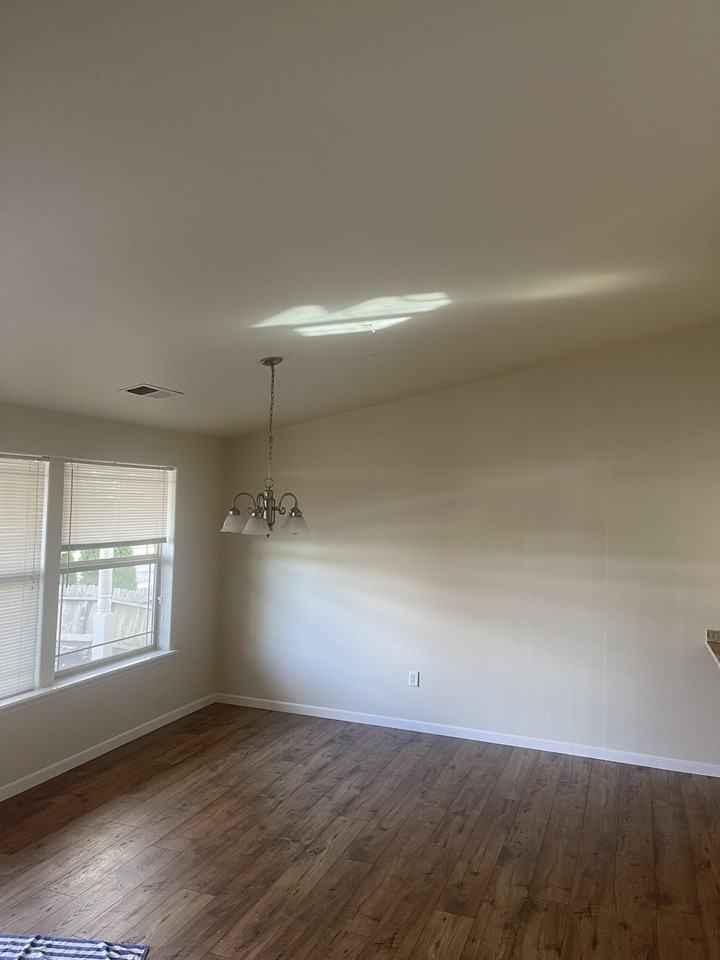 113 Little Butte Dr #1 - Photo 4 of 8