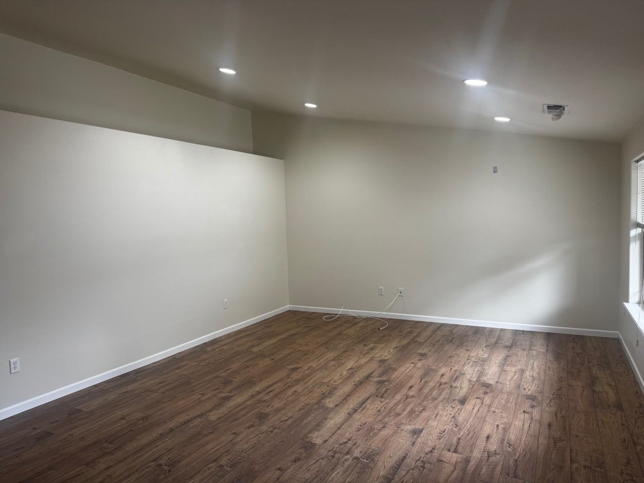 113 Little Butte Dr #1 - Photo 5 of 8