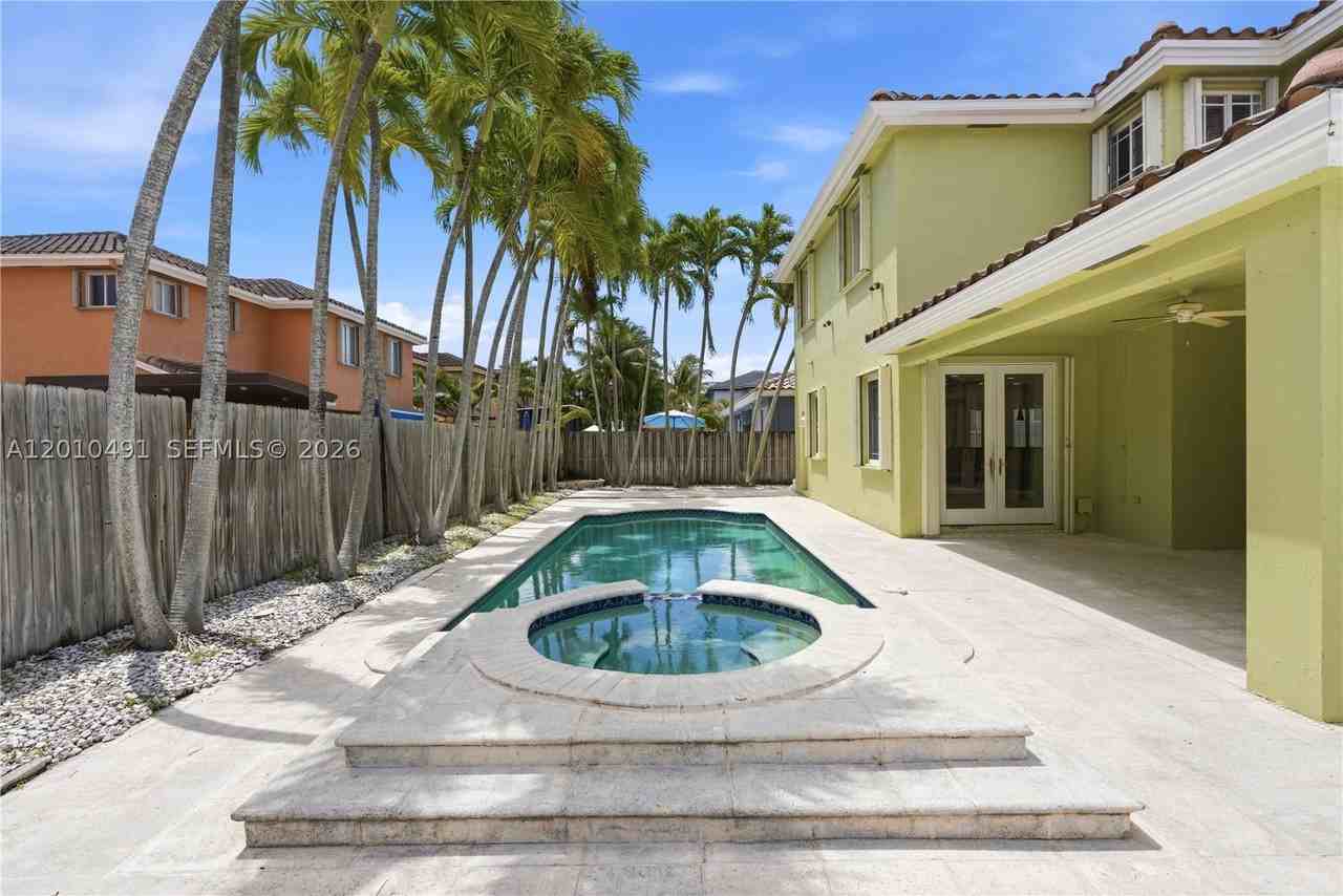 15203 Sw 142nd Ave - Photo 4 of 30