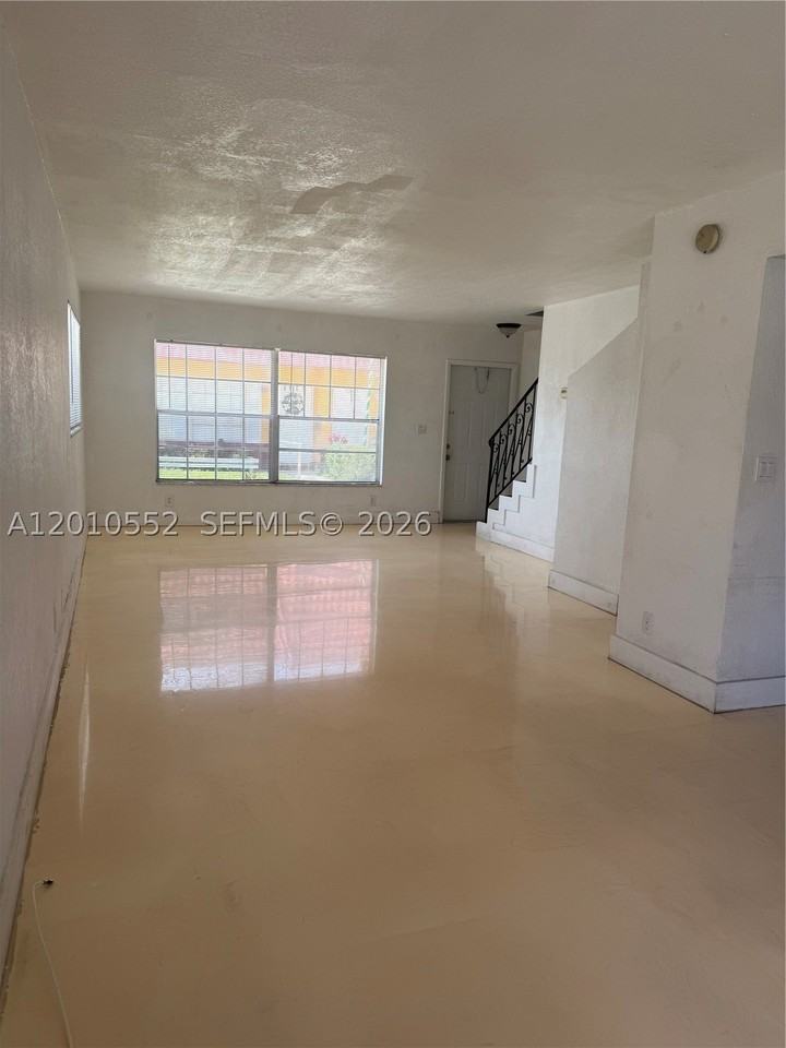 5231 Nw 27th St #8A - Photo 6 of 13
