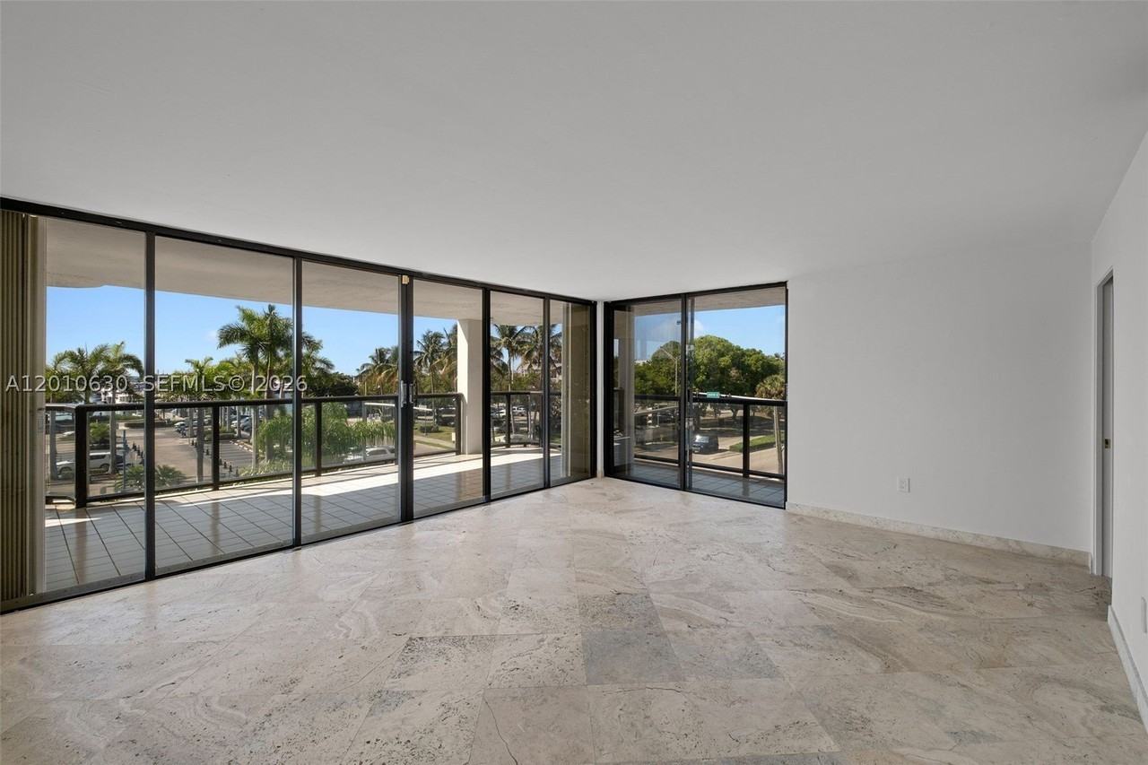 2575 S Bayshore Dr #4A - Photo 2 of 26