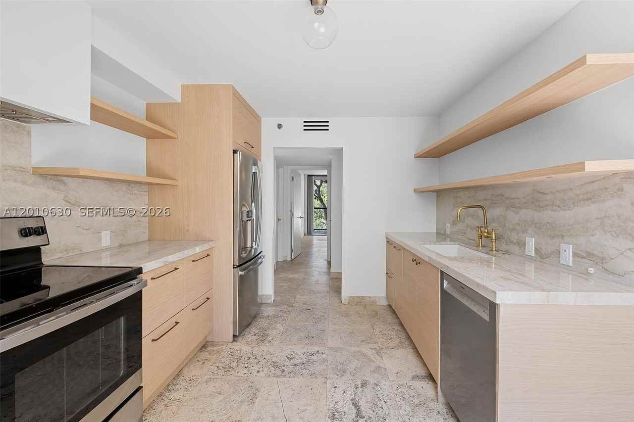2575 S Bayshore Dr #4A - Photo 6 of 26