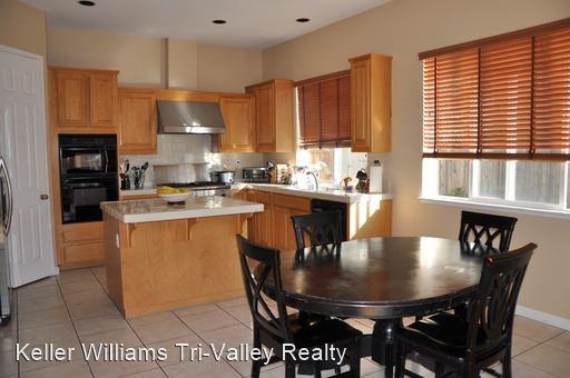 5278 Glass Brook Ct - Photo 3 of 17