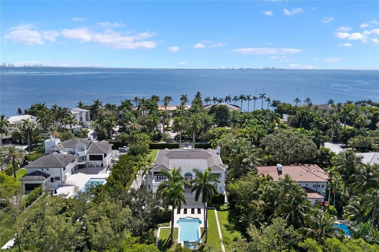 26 Tahiti Beach Island Rd - Photo 3 of 50
