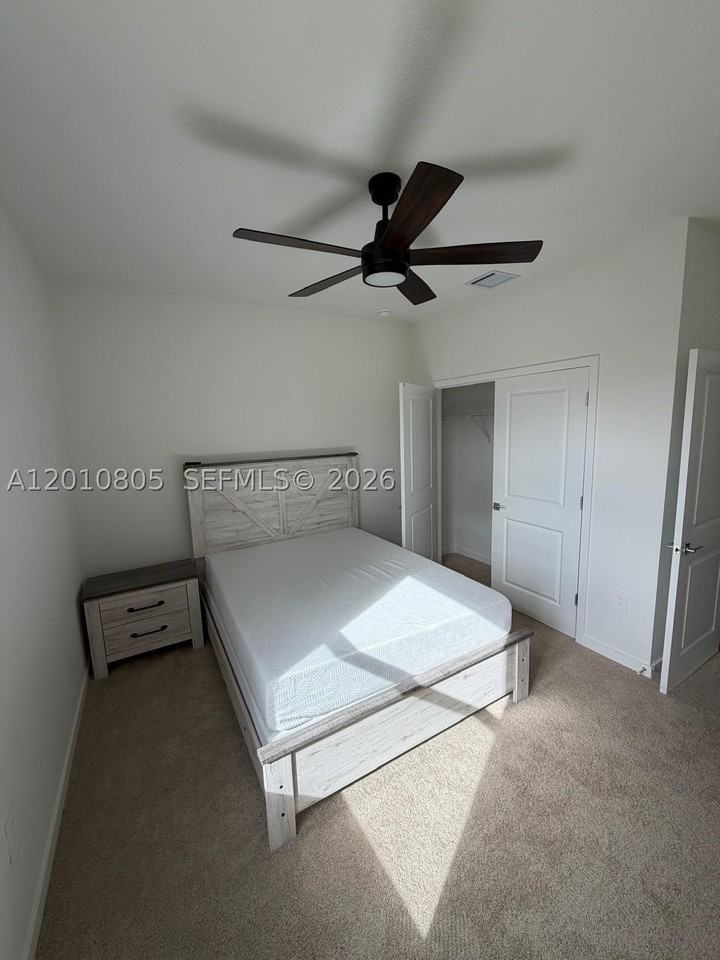 132 Ne 13th Cir - Photo 3 of 8